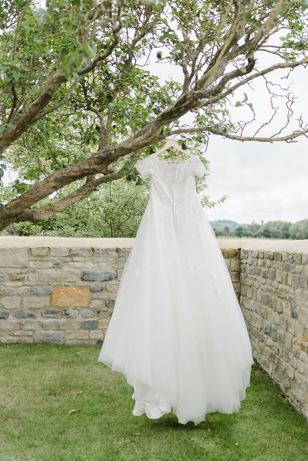 August Rainy Wedding at Blackwell Grange Wedding Venue in Cotswolds by Chloe Ely Photography