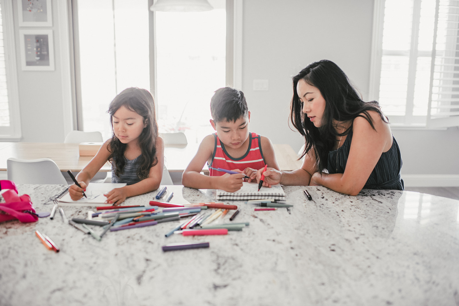 doing arts with mom