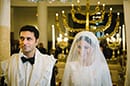 Le mariage se tient dans une synagogue