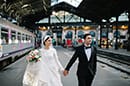 Portrait des époux à la gare Saint-Lazare