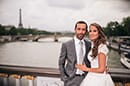 Portrait des mariés en bords de Seine