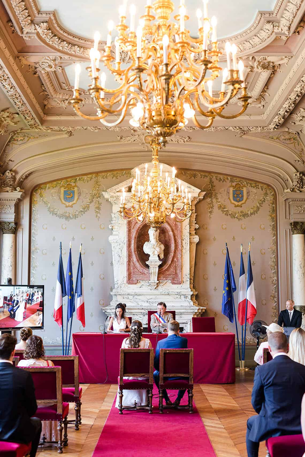 Photographe de mariage à paris dans magnifique mairie