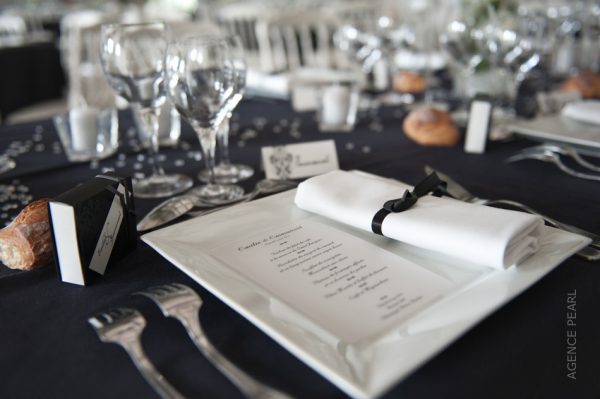 menu de mariage avec couverts