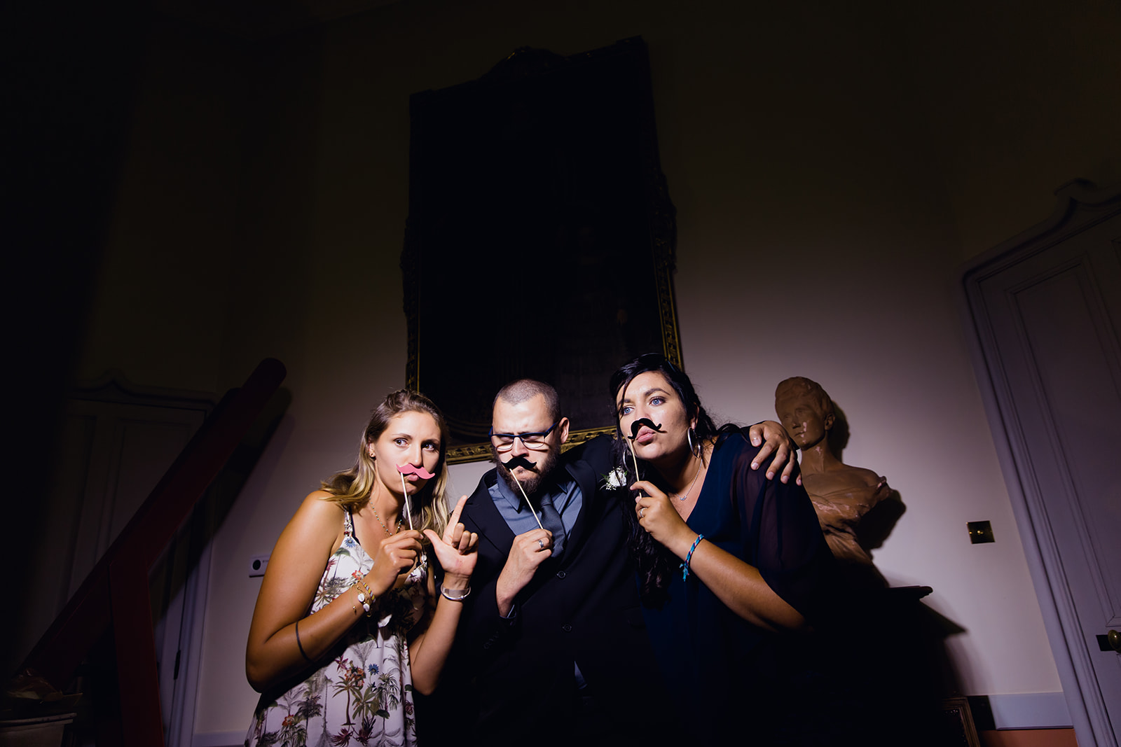 les invités profitent du photobooth
