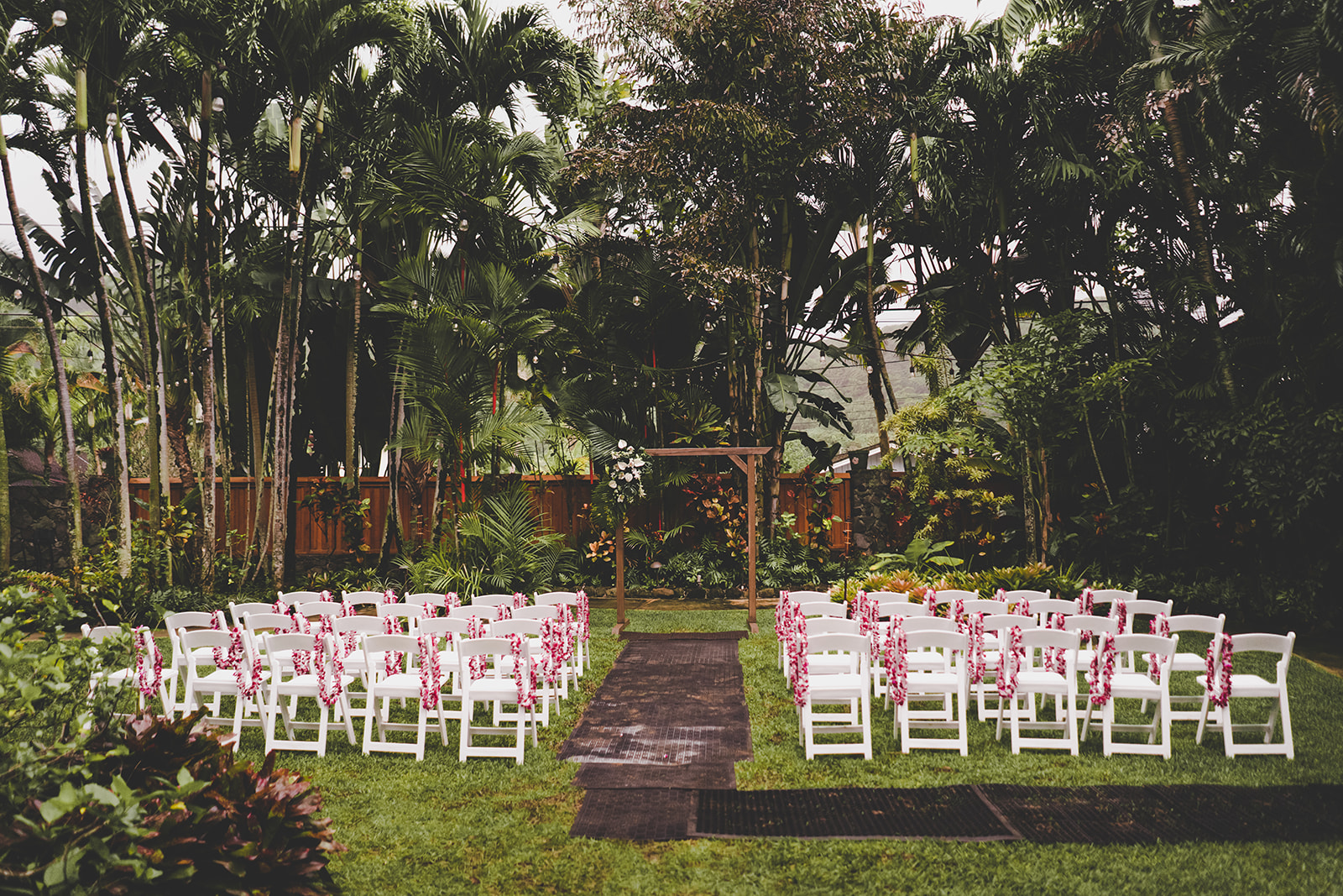Backyard Hawai’i Wedding ackyard Hawai’i Wedding at Hale Koa State on Oahu