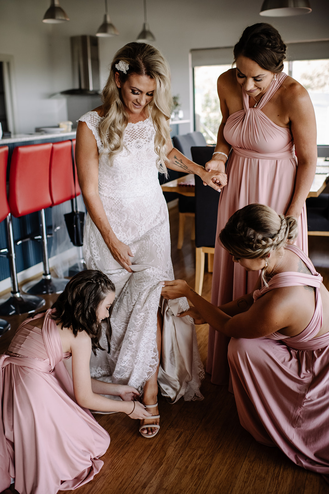 perth wedding photographer bride getting ready for sandalford wedding with photographer