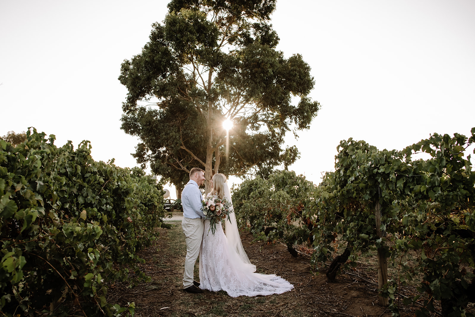 swan valley bride and groom sandalford wedding photographer