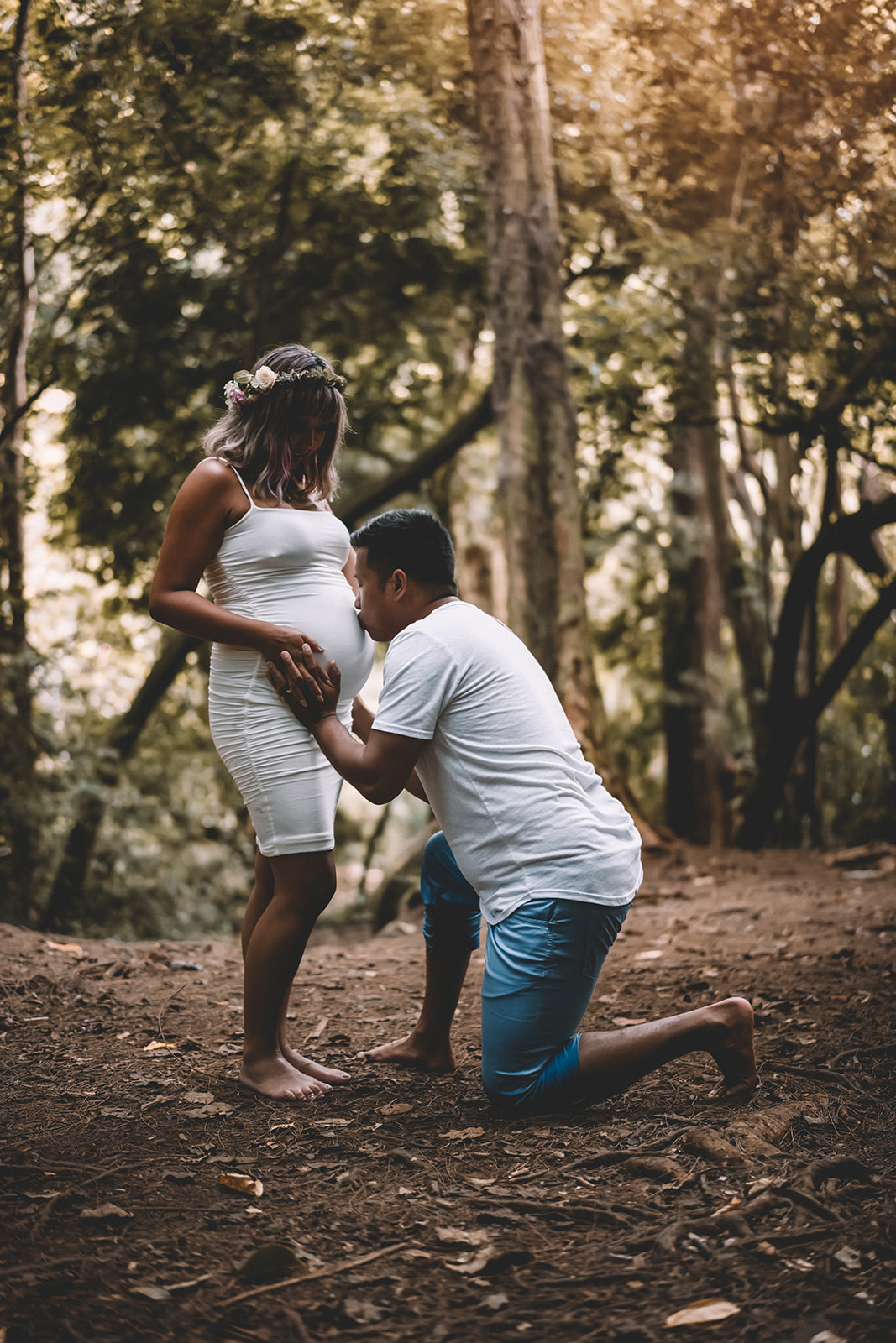 Babymoon photos in Hawaii Forest maternity photoshoot on Oahu