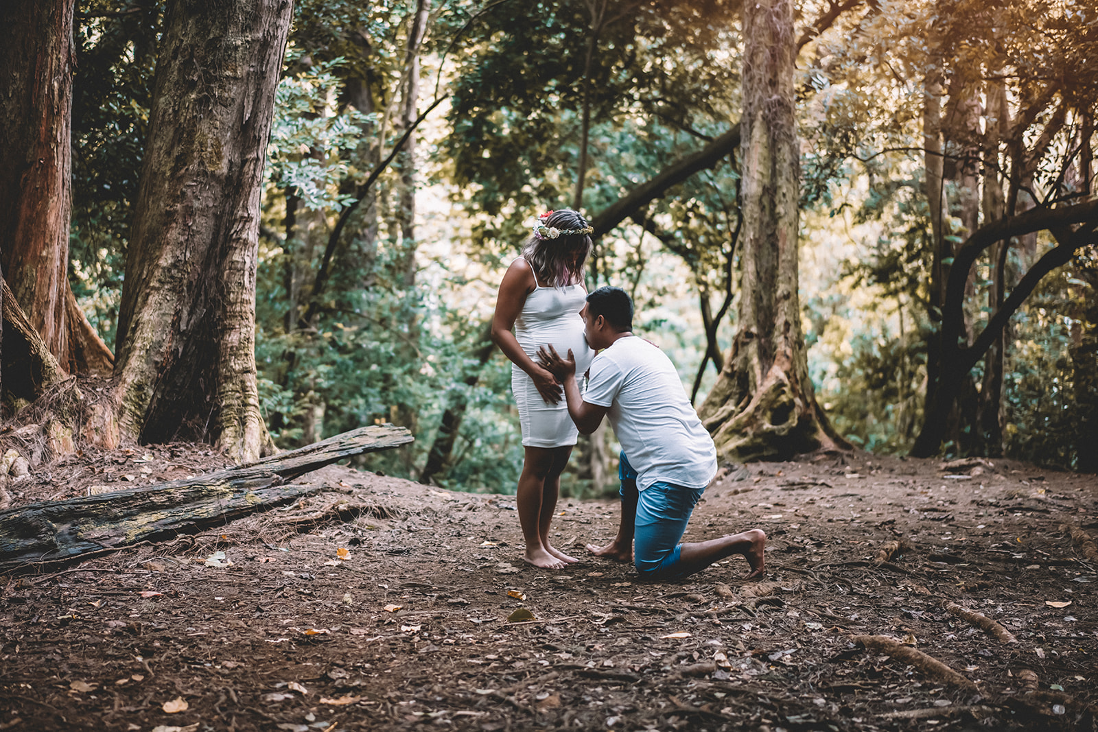 Babymoon photos in Hawaii Forest maternity photoshoot on Oahu