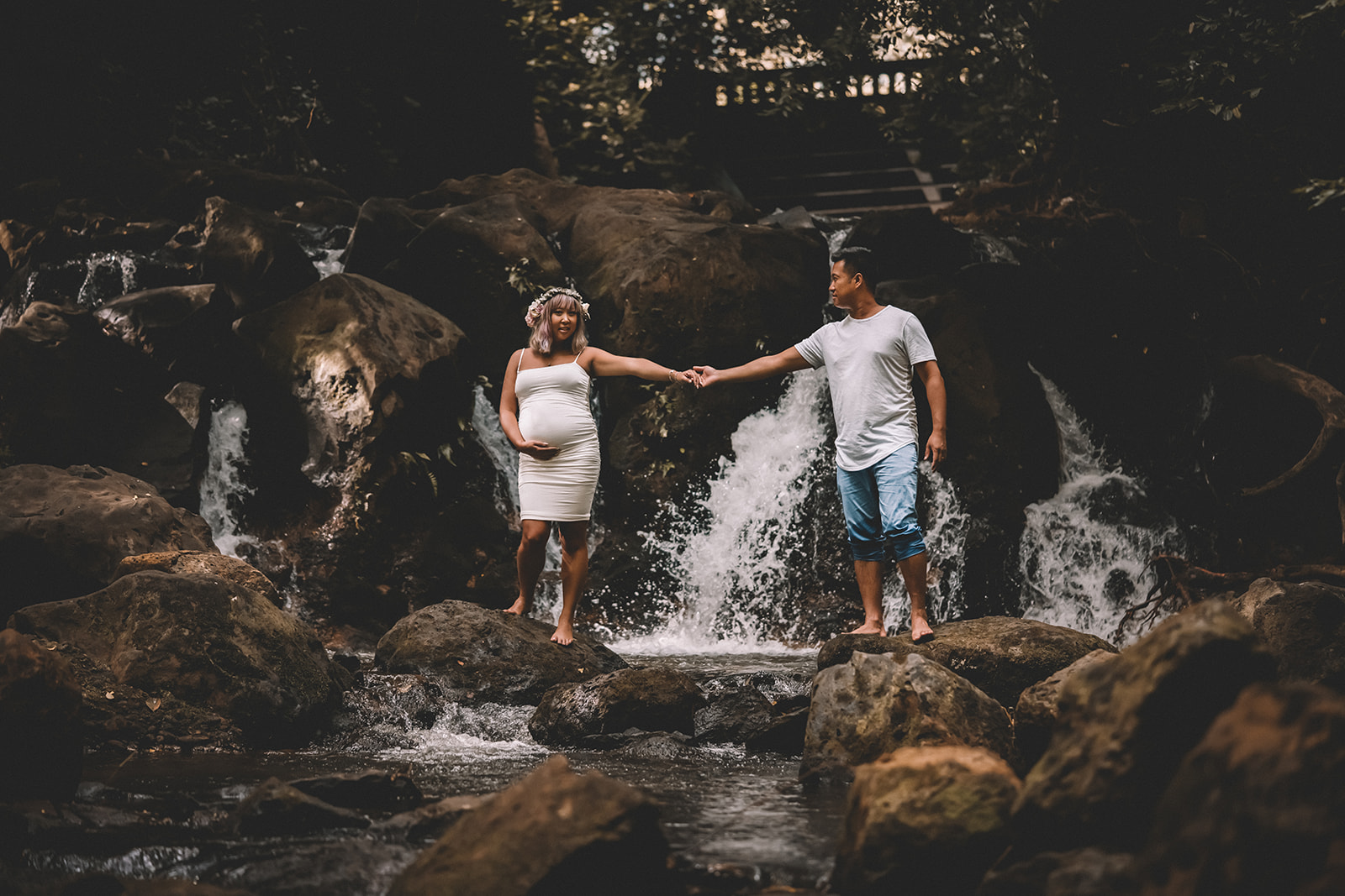 Babymoon photos in Hawaii Forest maternity photoshoot on Oahu