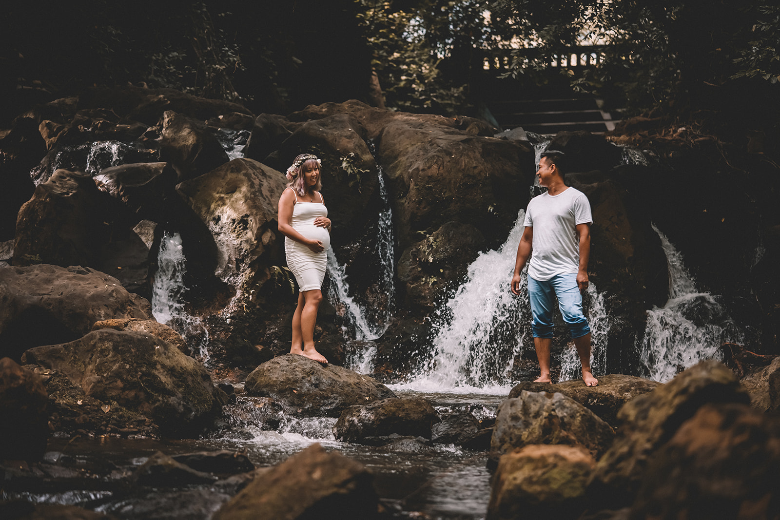 Babymoon photos in Hawaii Forest maternity photoshoot on Oahu