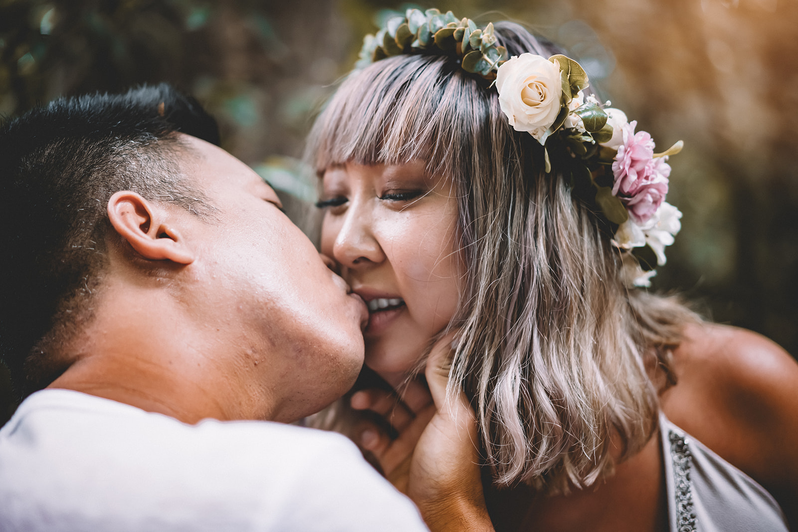 Babymoon photos in Hawaii Forest maternity photoshoot on Oahu
