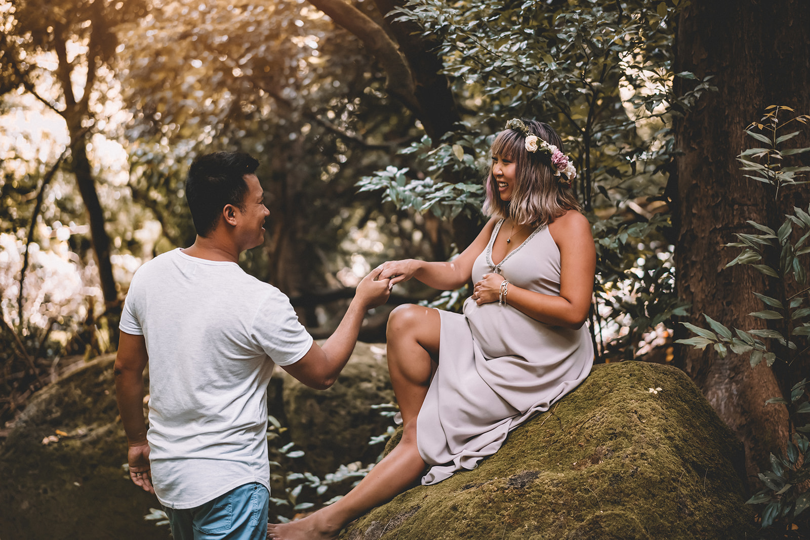 Babymoon photos in Hawaii Forest maternity photoshoot on Oahu