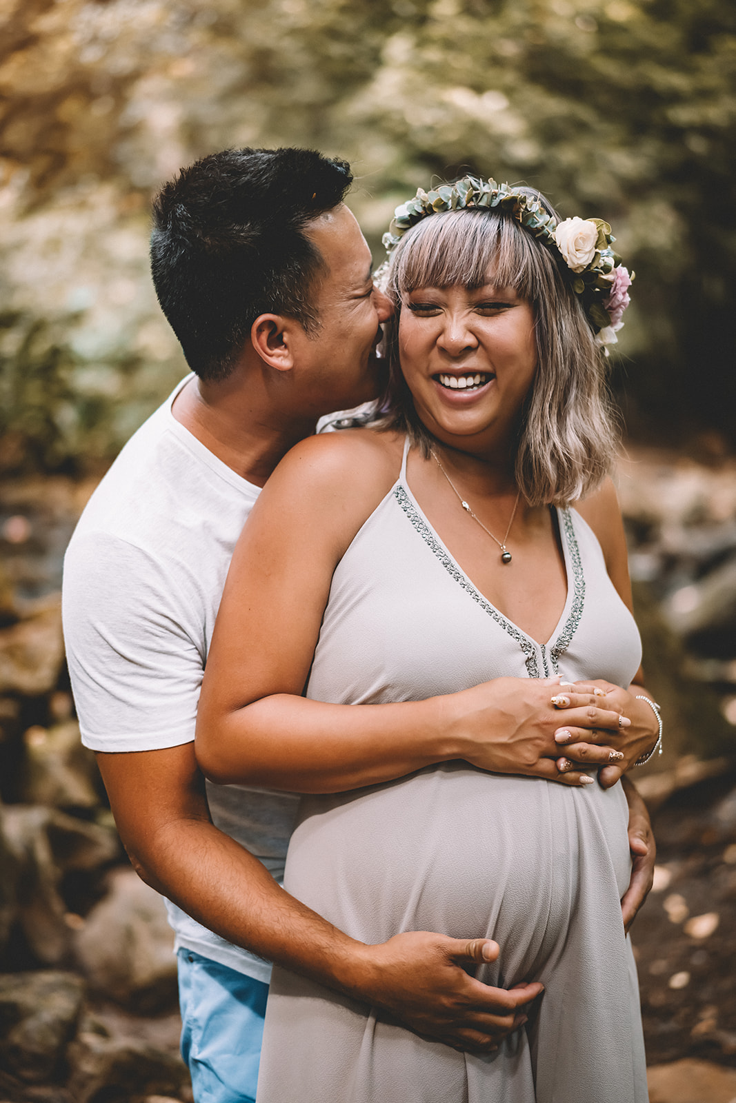 Babymoon photos in Hawaii Forest maternity photoshoot on Oahu