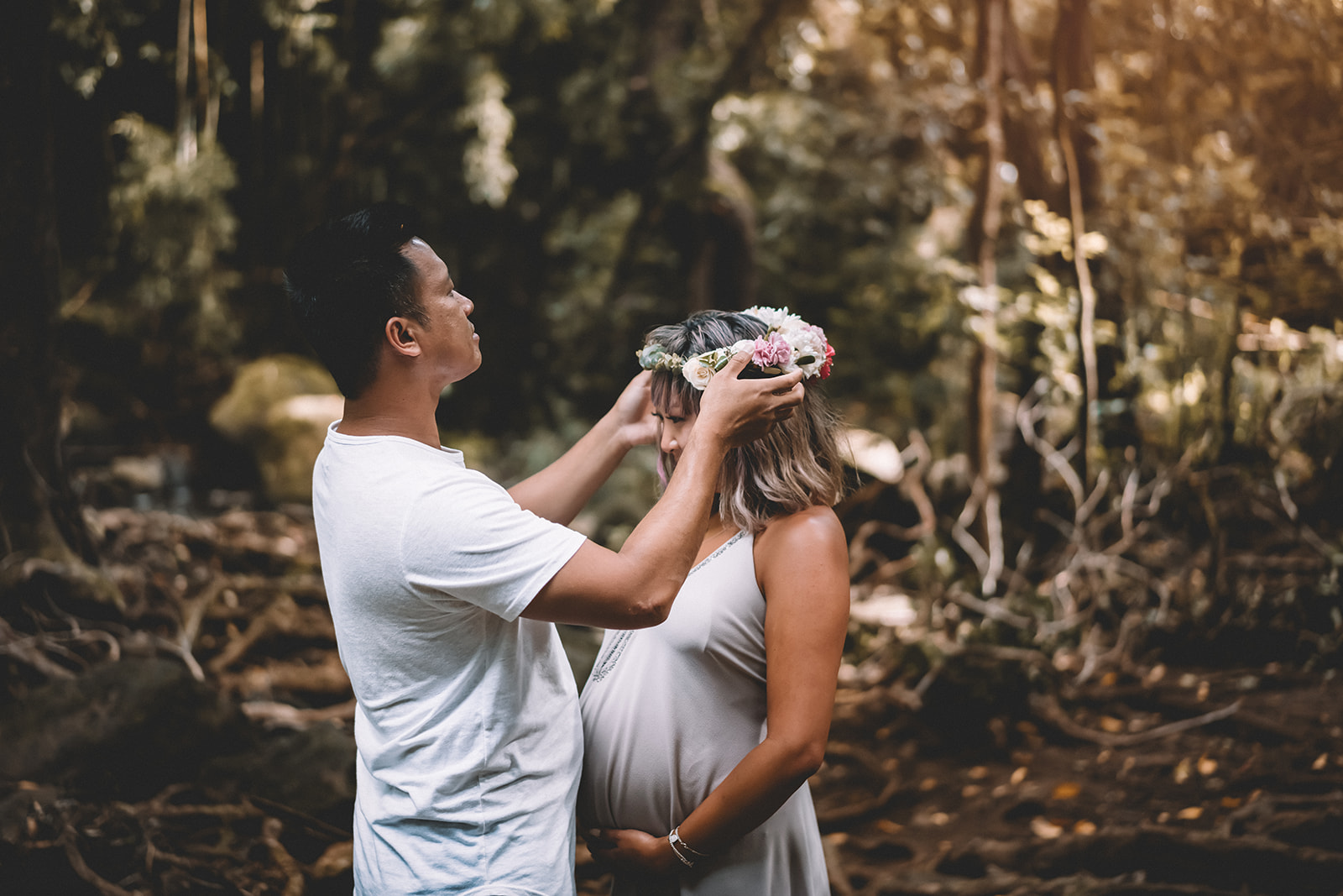 Babymoon photos in Hawaii Forest maternity photoshoot on Oahu