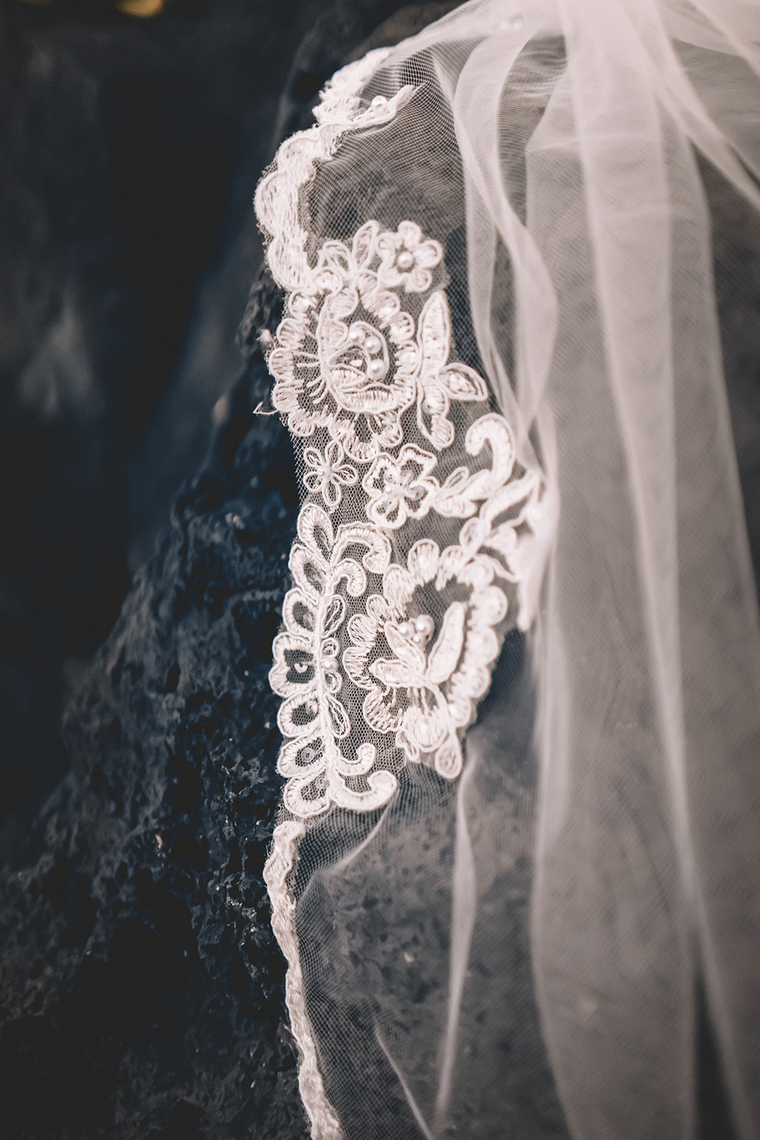 Detail bride wedding veil Hawaii