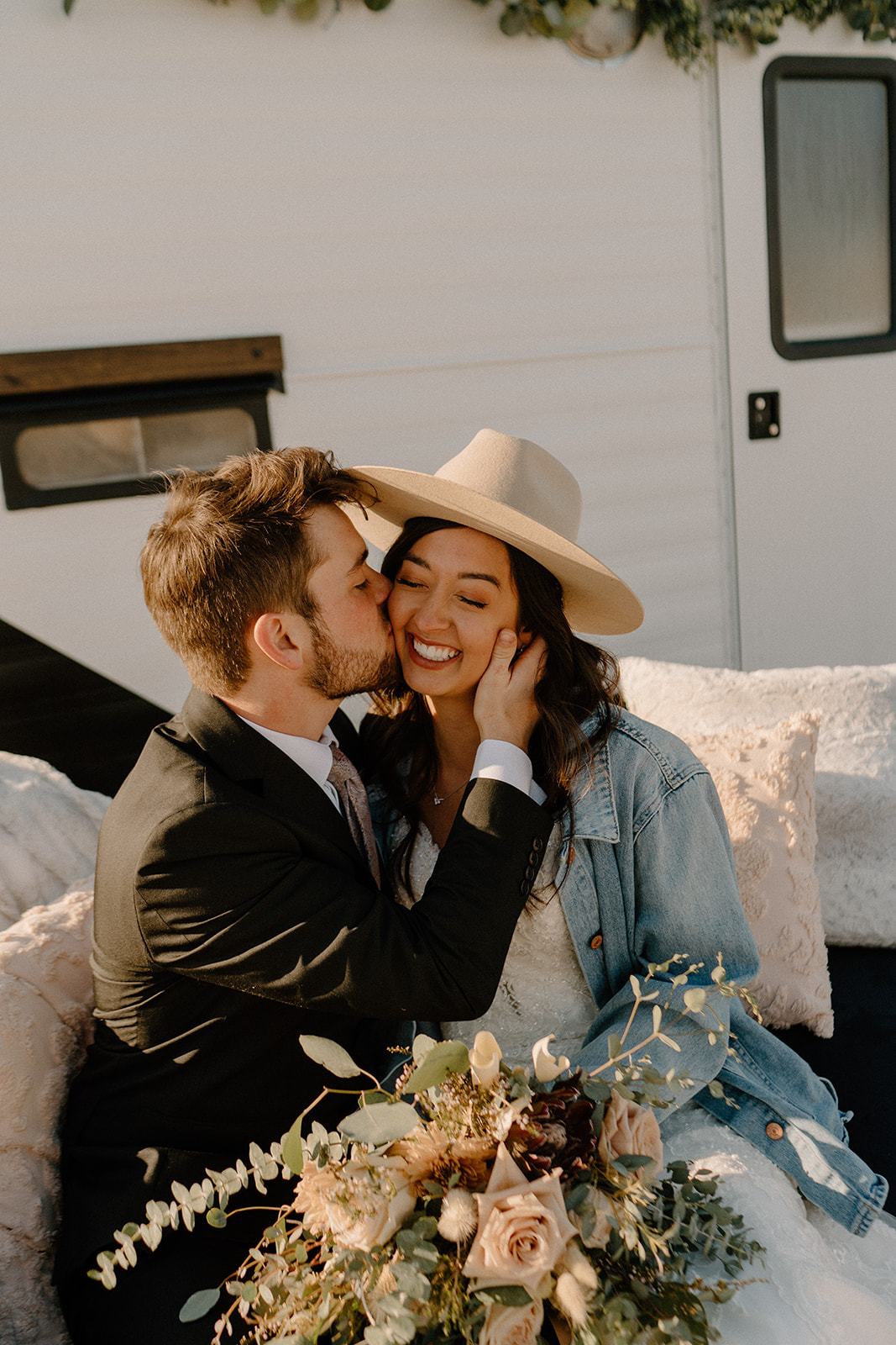 Michigan Elopement Photographer